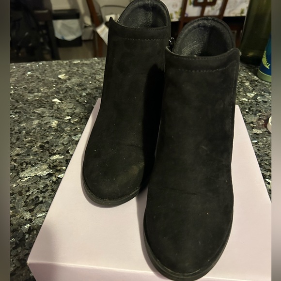 Booties - Picture 2 of 7